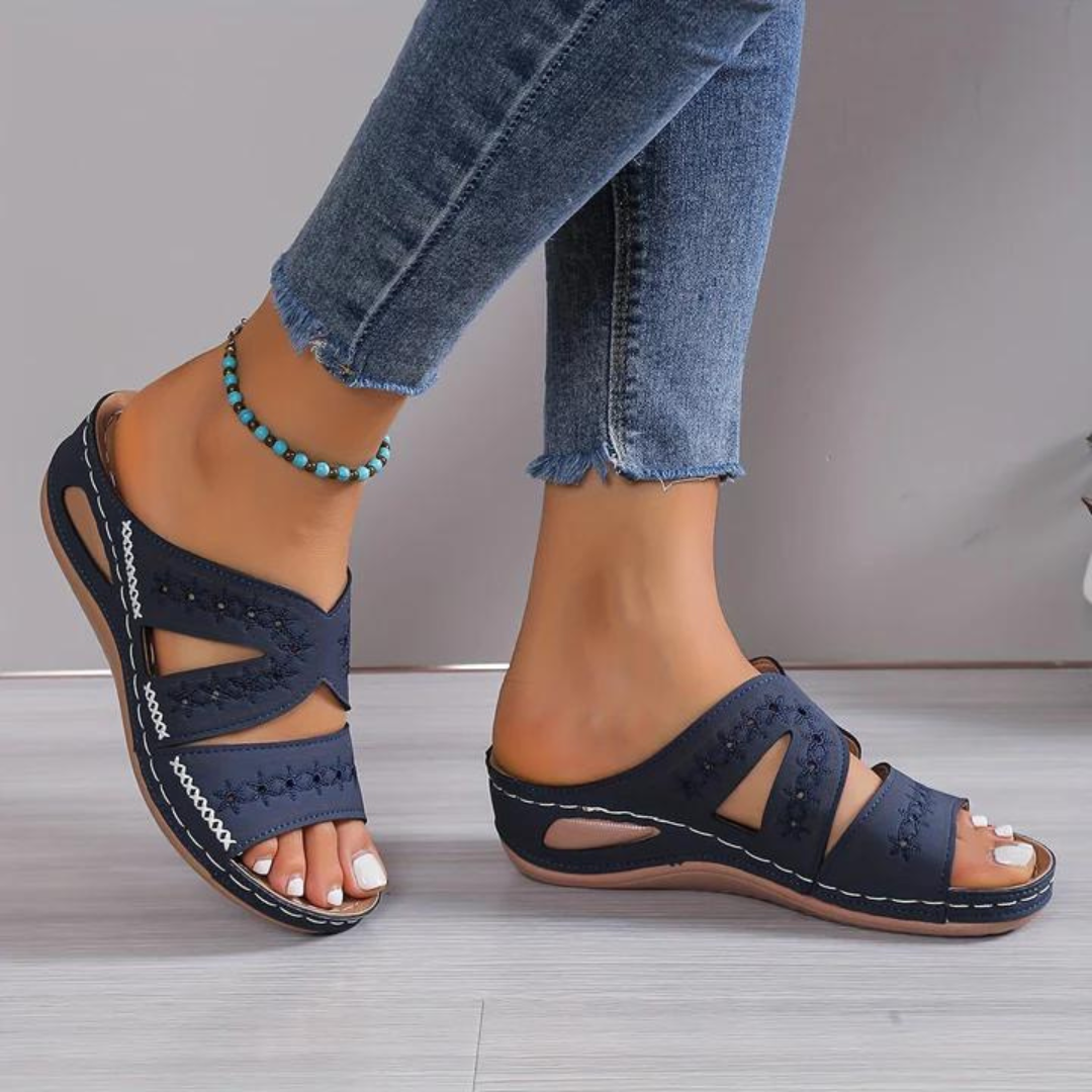 ASHMORE LANE | Sandy's Everyday Sandals