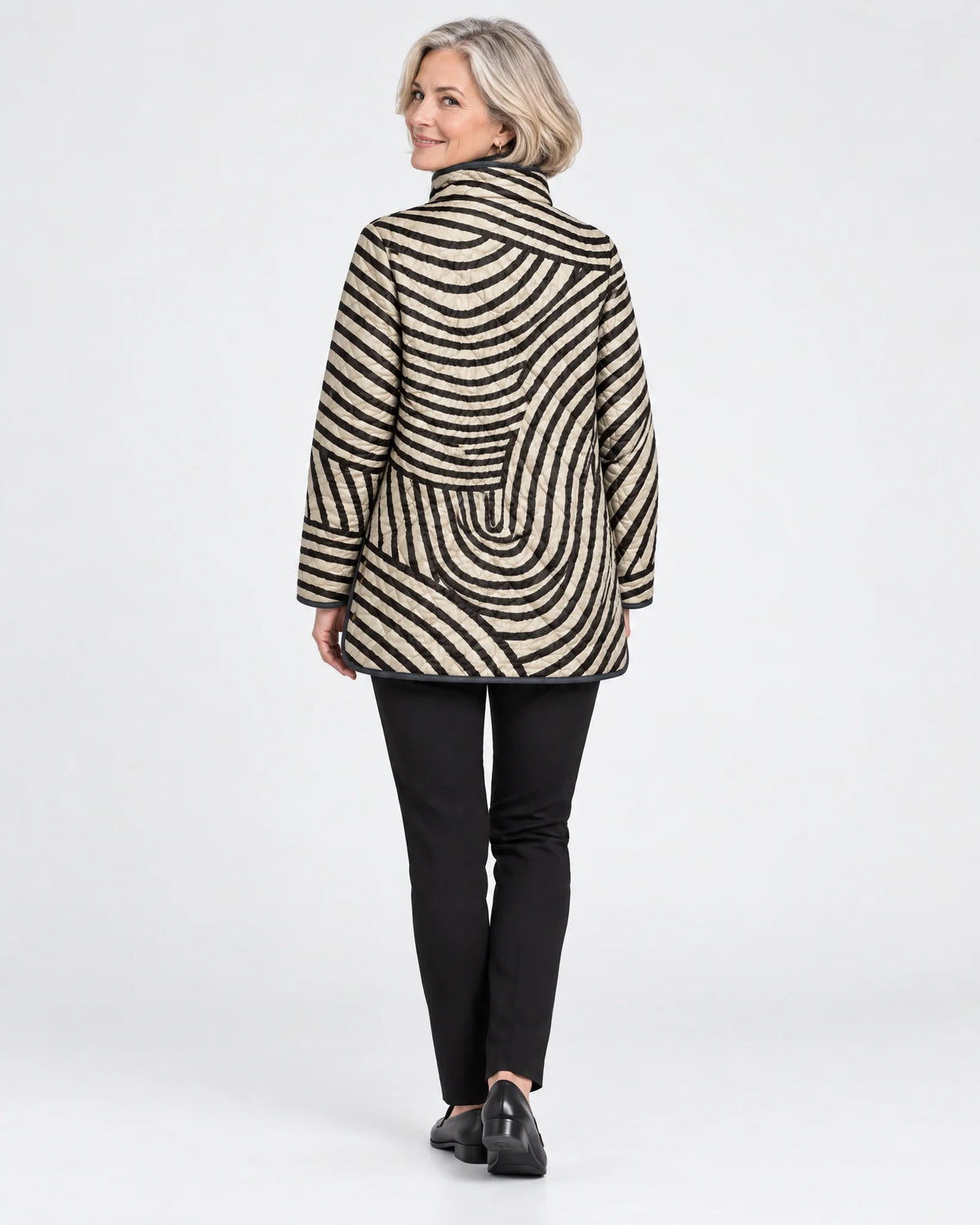 Inaya | Retro Hand-Drawn Circle Design Quilted Jacket