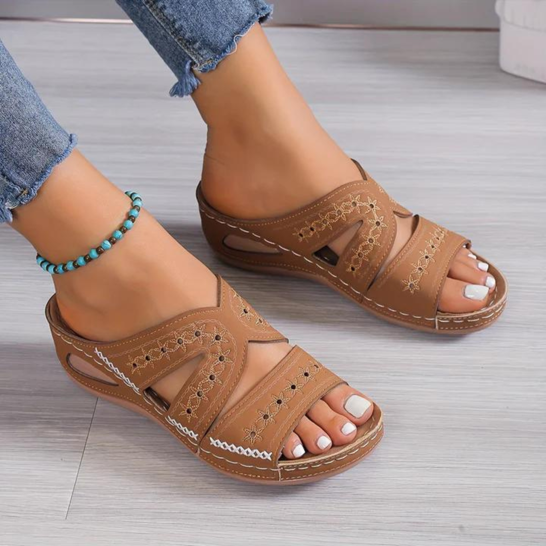 ASHMORE LANE | Sandy's Everyday Sandals