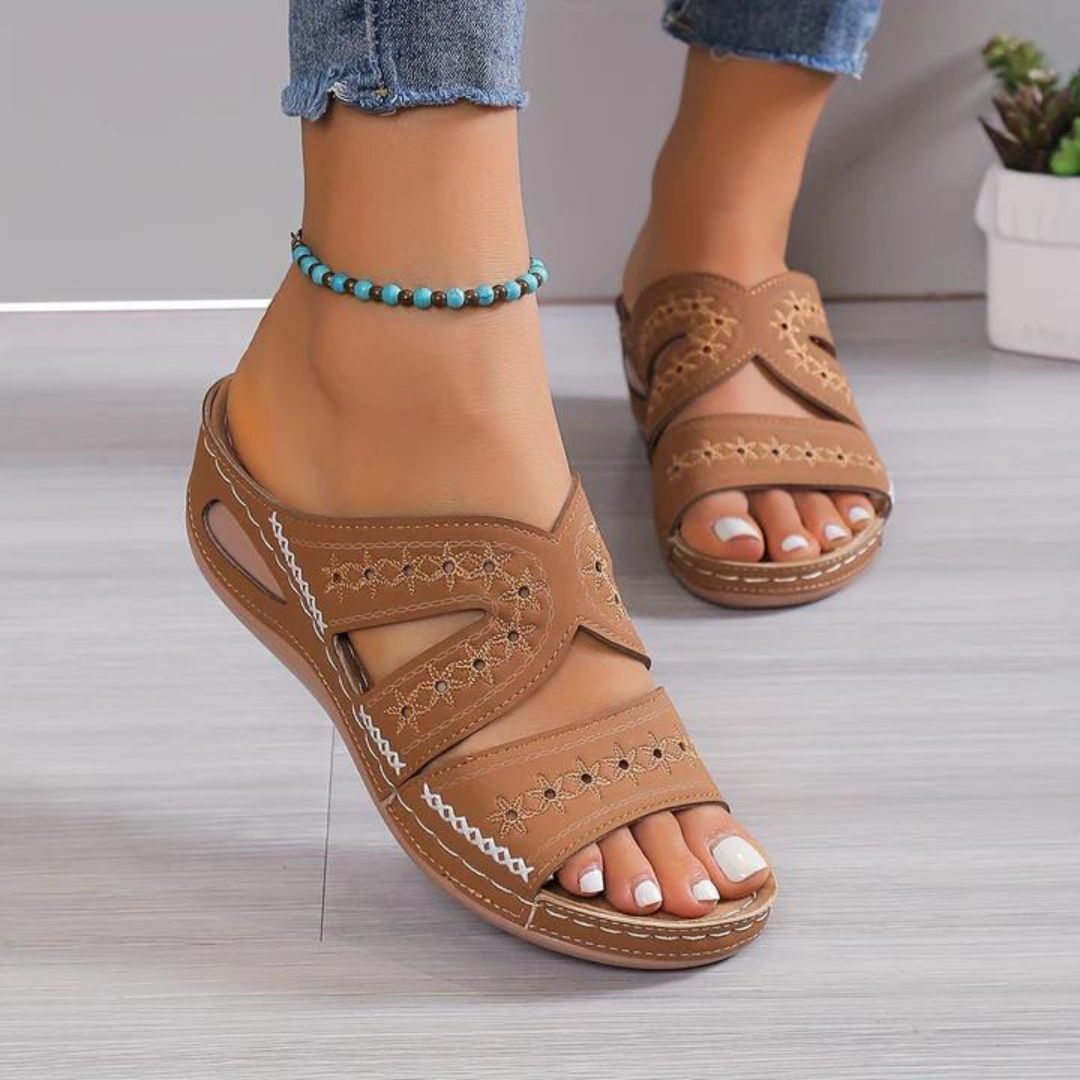 ASHMORE LANE | Sandy's Everyday Sandals