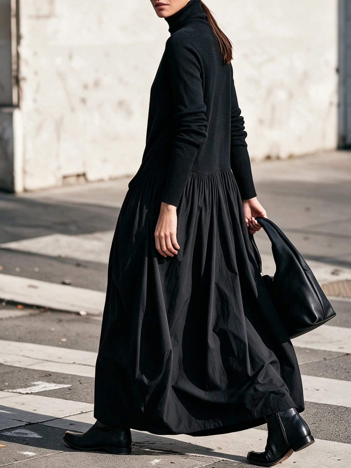 Vestido maxi oversize con cuello alto y detalle de bolsillo